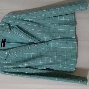 Requirement 2 Buttons Sheer Trim on Collar and  Front of Jacket